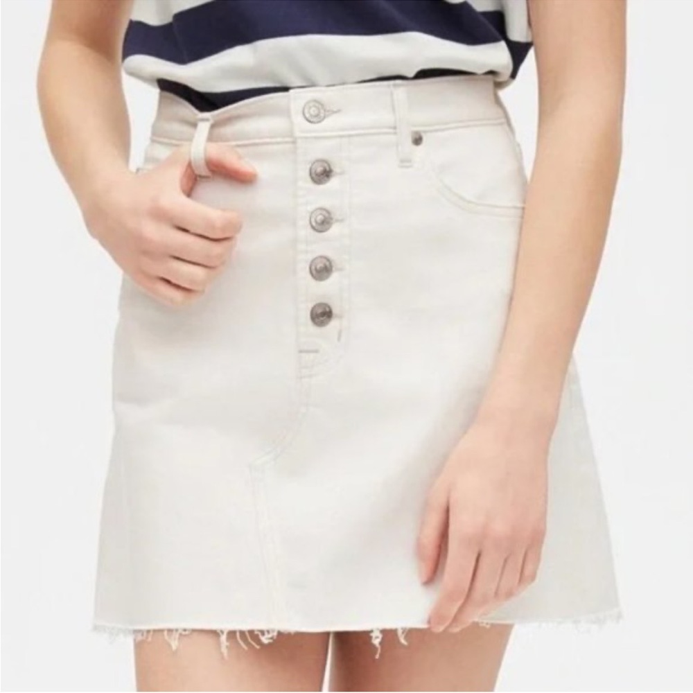 GAP DENIM BUTTON UP WHITE DENIM MINI SKIRT RAW HEM STYLE SZ 8/29